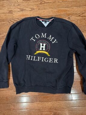 Tommy Hilfiger Black Sweatshirt with Cream Lettering and Red-Green Crest